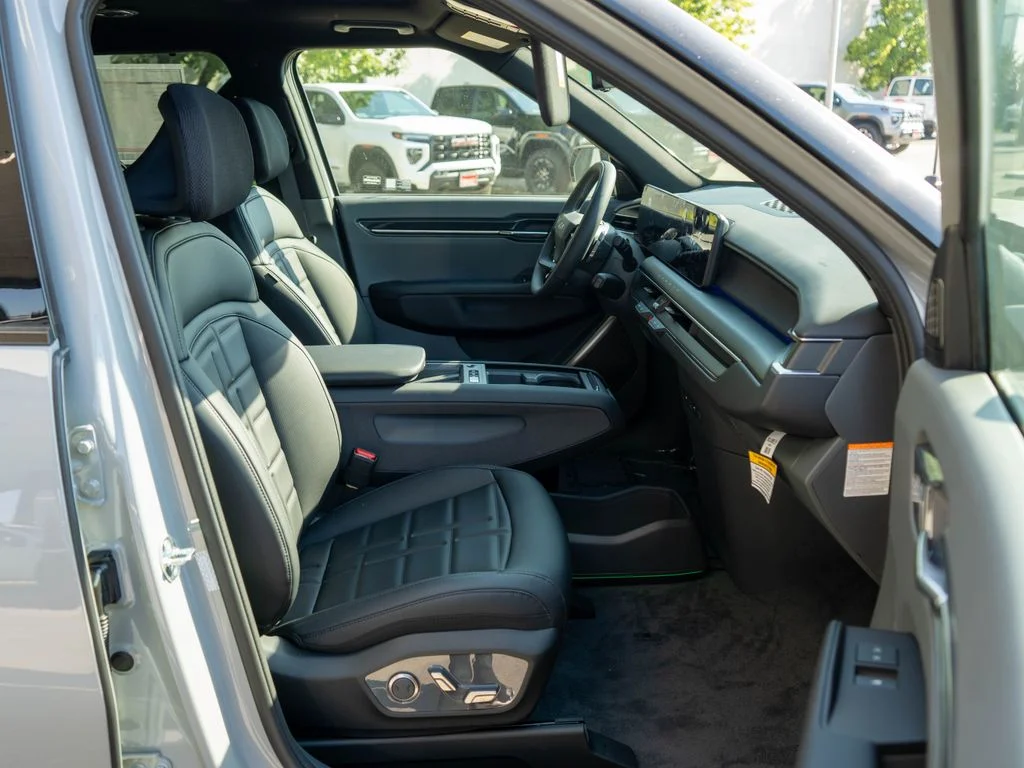 New 2026 Wolf Gray Kia Land AWD image 10
