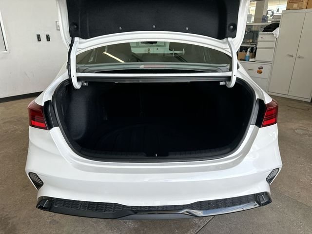 Used 2023 White Kia GT-Line image 22