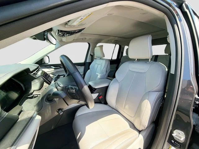 Used 2022 Gray Jeep Overland image 11