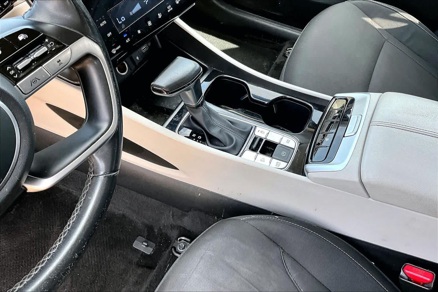 Used 2022 Portofino Gray Hyundai SEL image 17