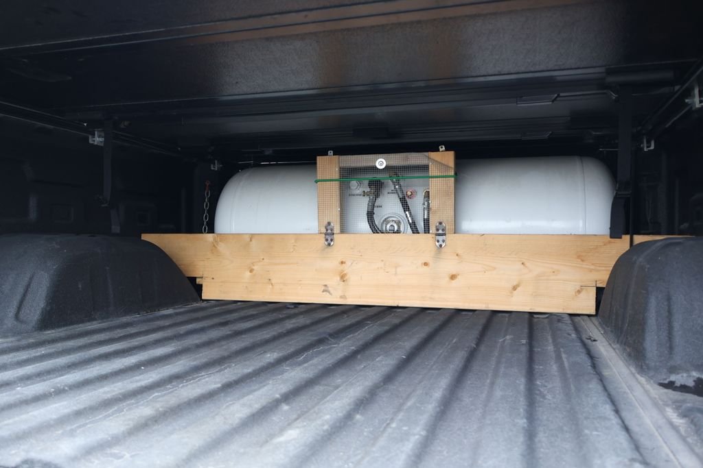 Used 2022 White GMC Elevation image 6