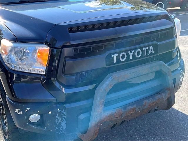 Used 2016 Black Toyota SR5 image 30