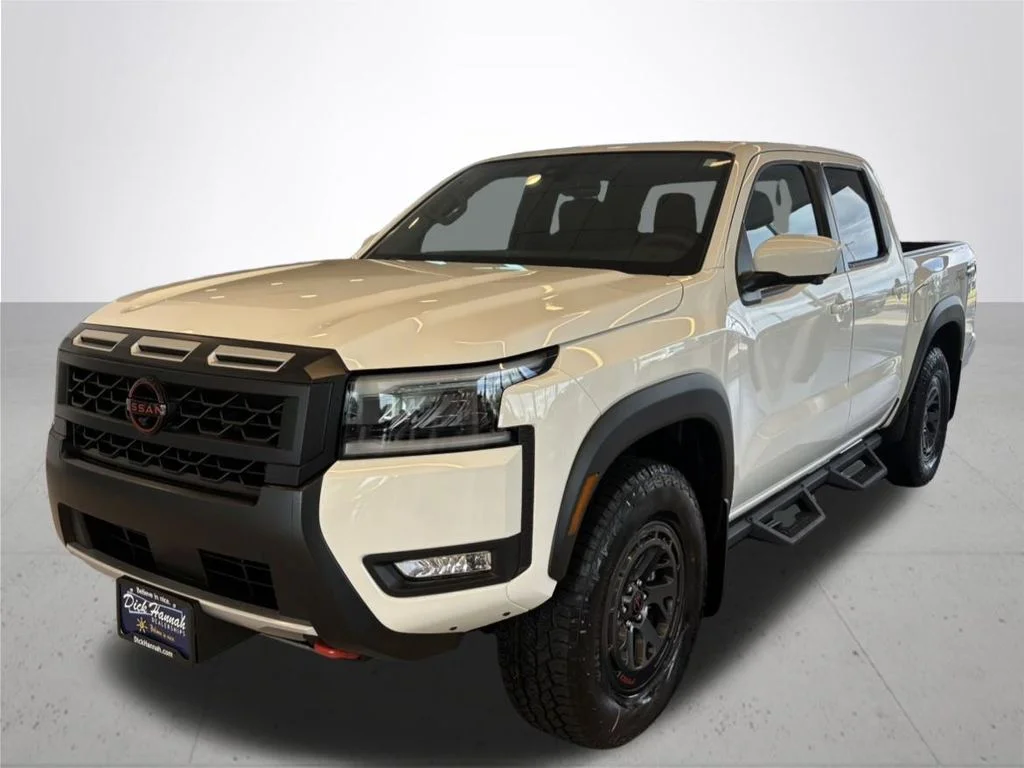 New 2026 White Nissan PRO-4X image 2