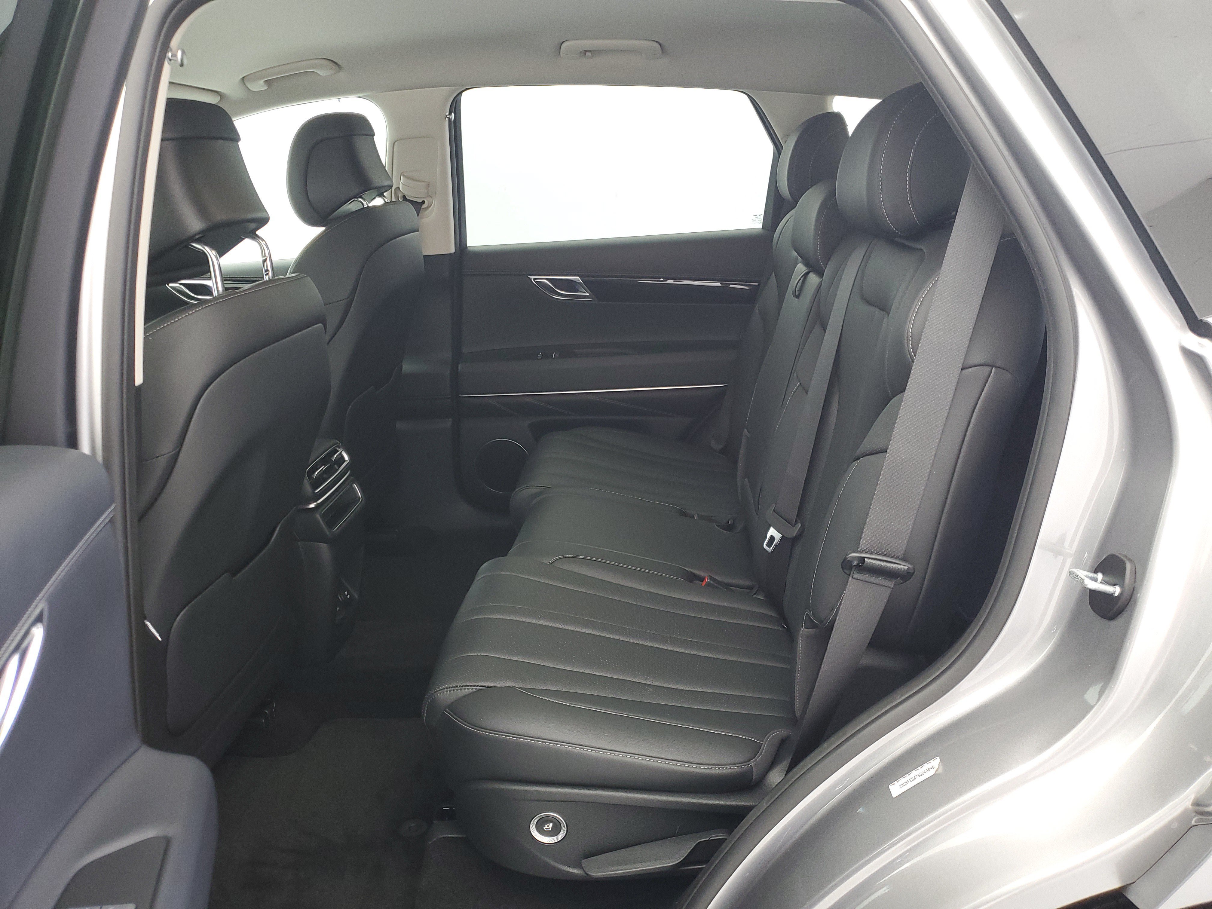 Used 2025 Savile Silver Genesis 2.5T image 14