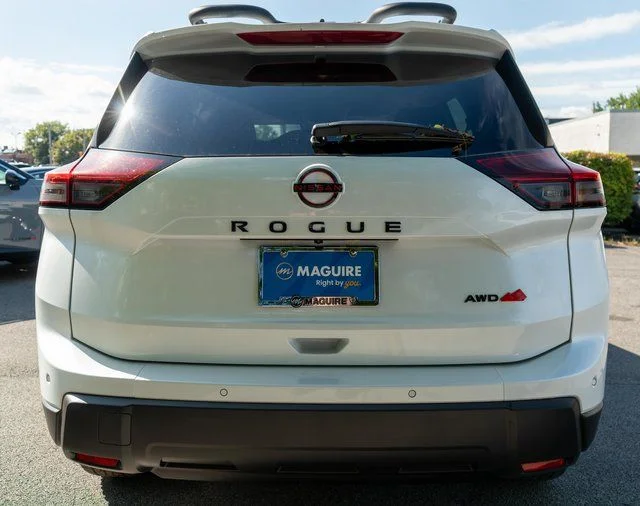 New 2026 Everest White Pearl TriCoat Nissan Rock Creek® image 6
