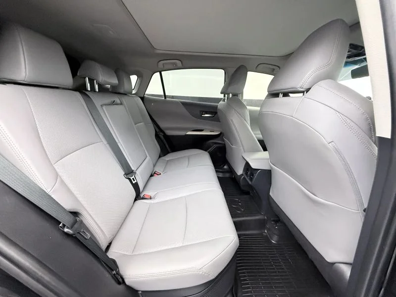 Used 2021  Toyota Limited Sport Utility 4D image 21