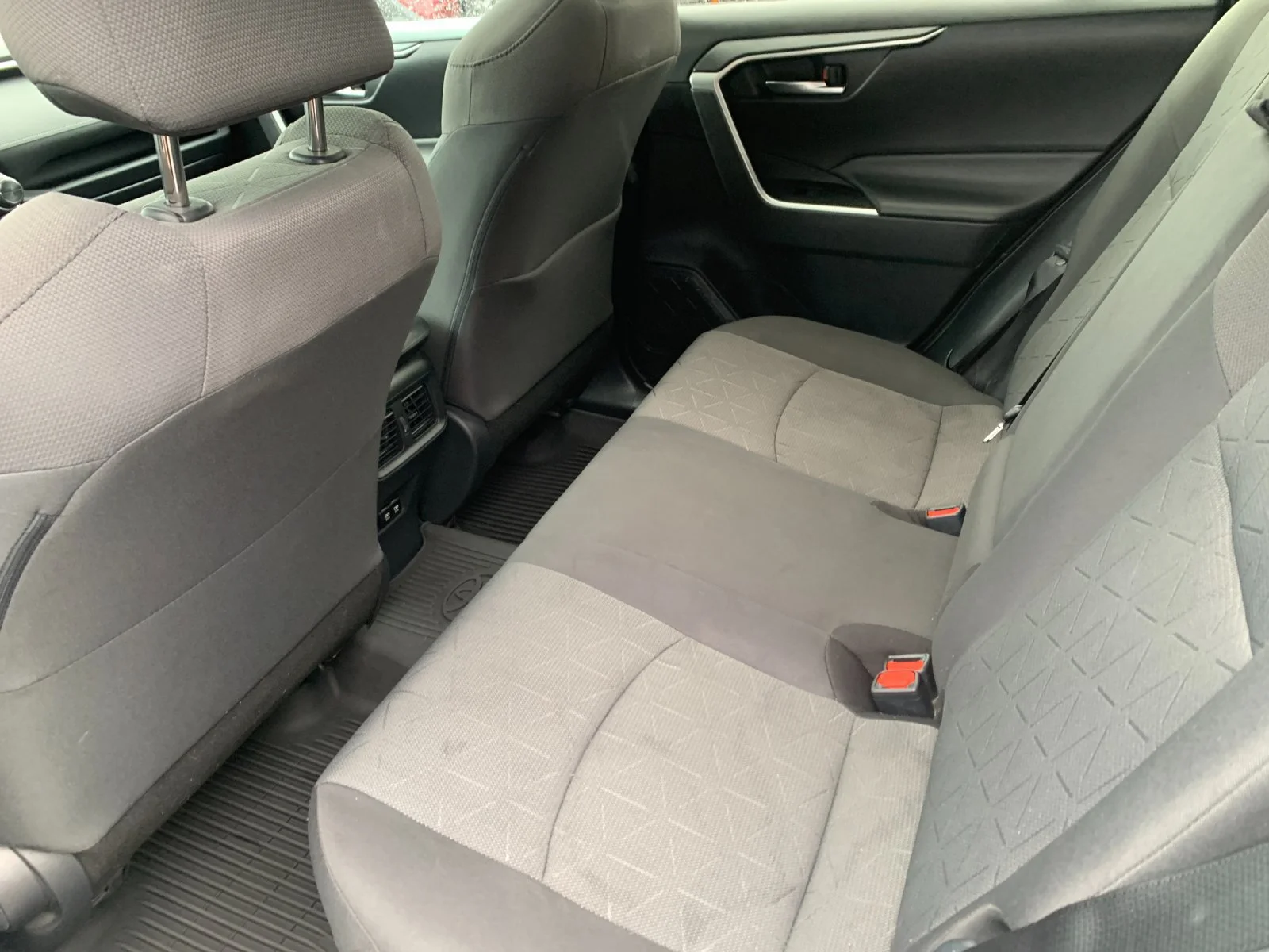 Used 2019 White Toyota XLE image 13