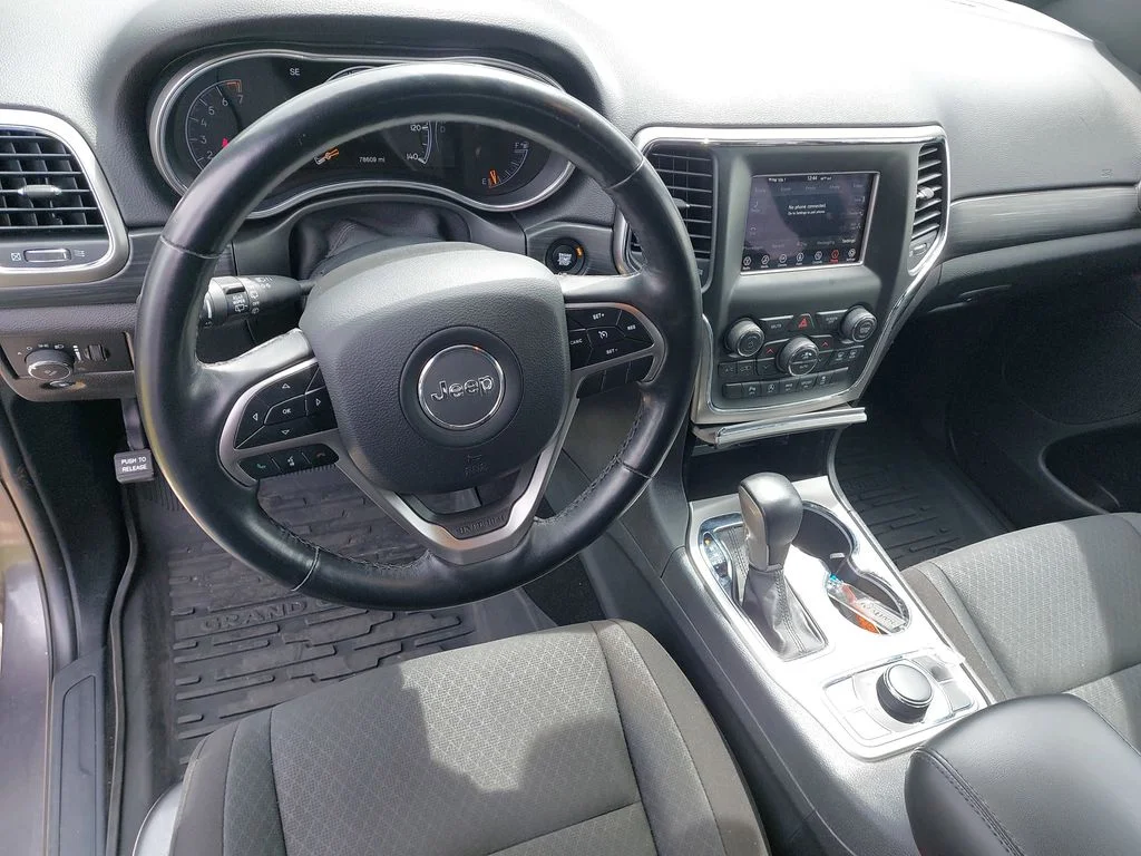 Used 2020 Gray Jeep Laredo E image 15