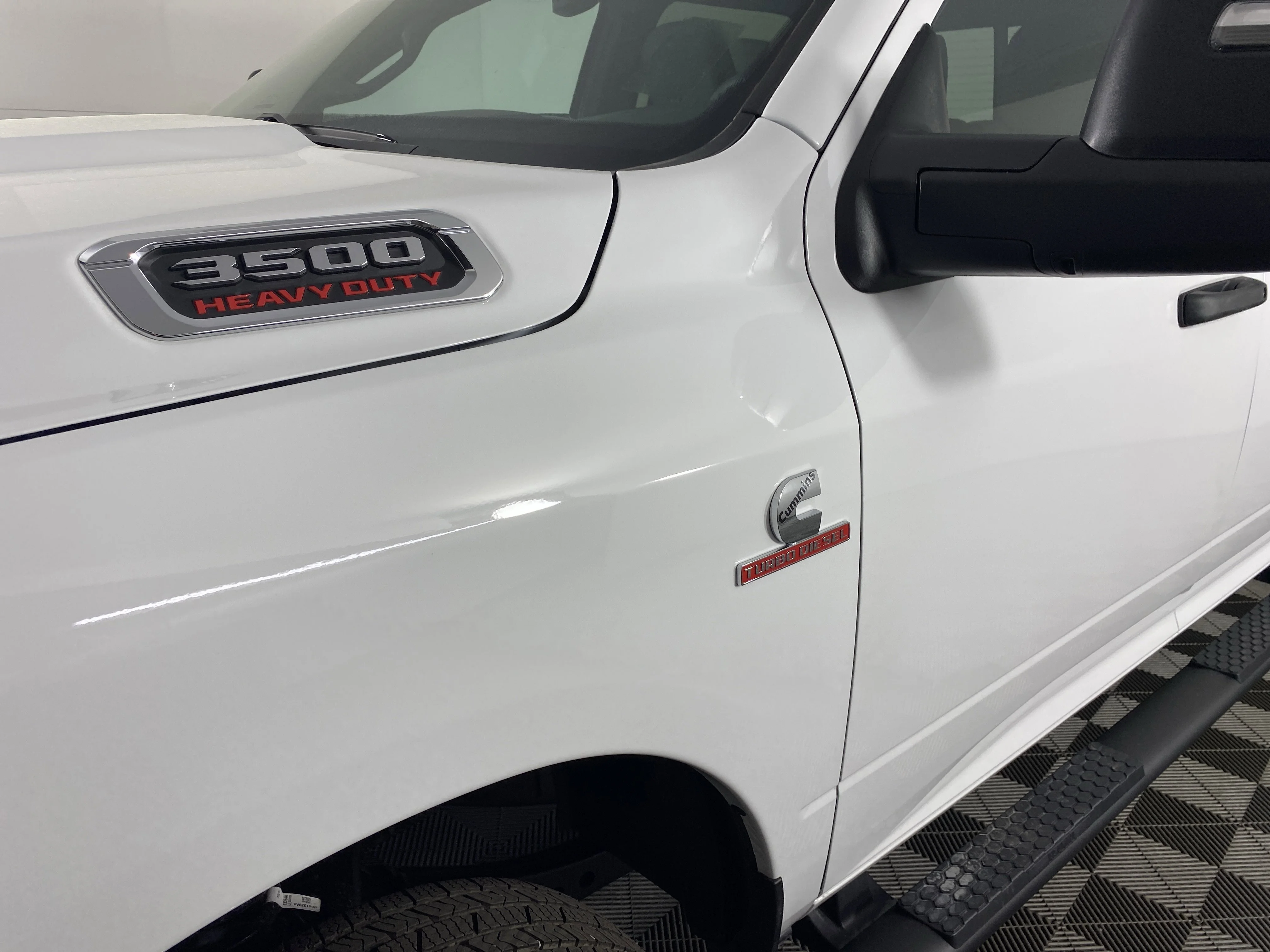 New 2026 Bright White Clear-Coat Exterior Paint RAM Tradesman image 10
