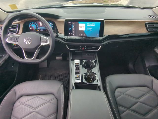 Used 2024 Gray Volkswagen 2.0T SE w/Technology image 15