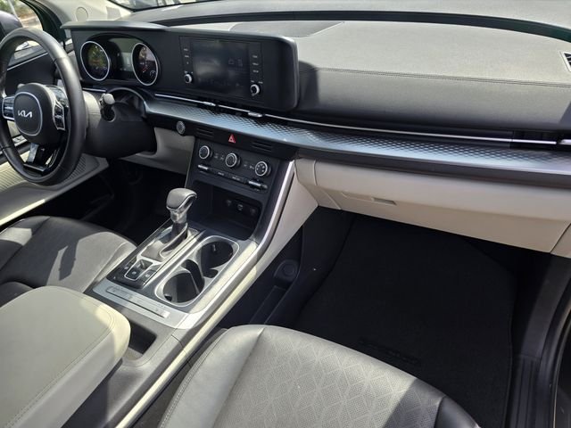 Used 2024  Kia LX image 11