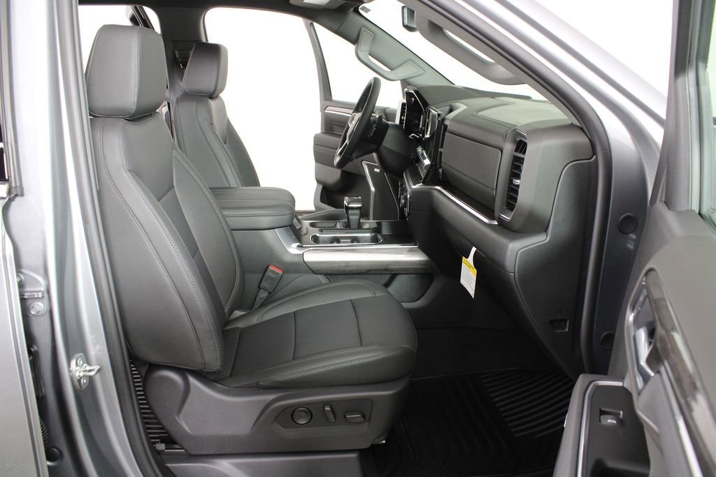 2026 Chevrolet Silverado 1500 LTZ - Photo 18