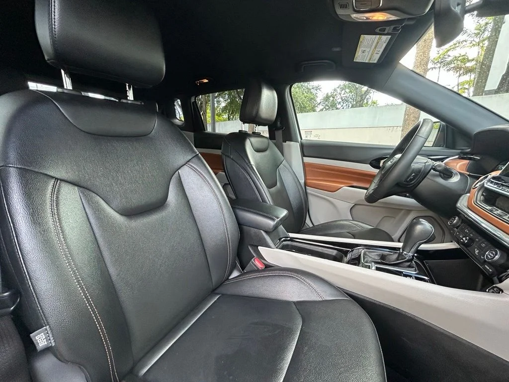Used 2024 White/off-white Jeep Limited image 26