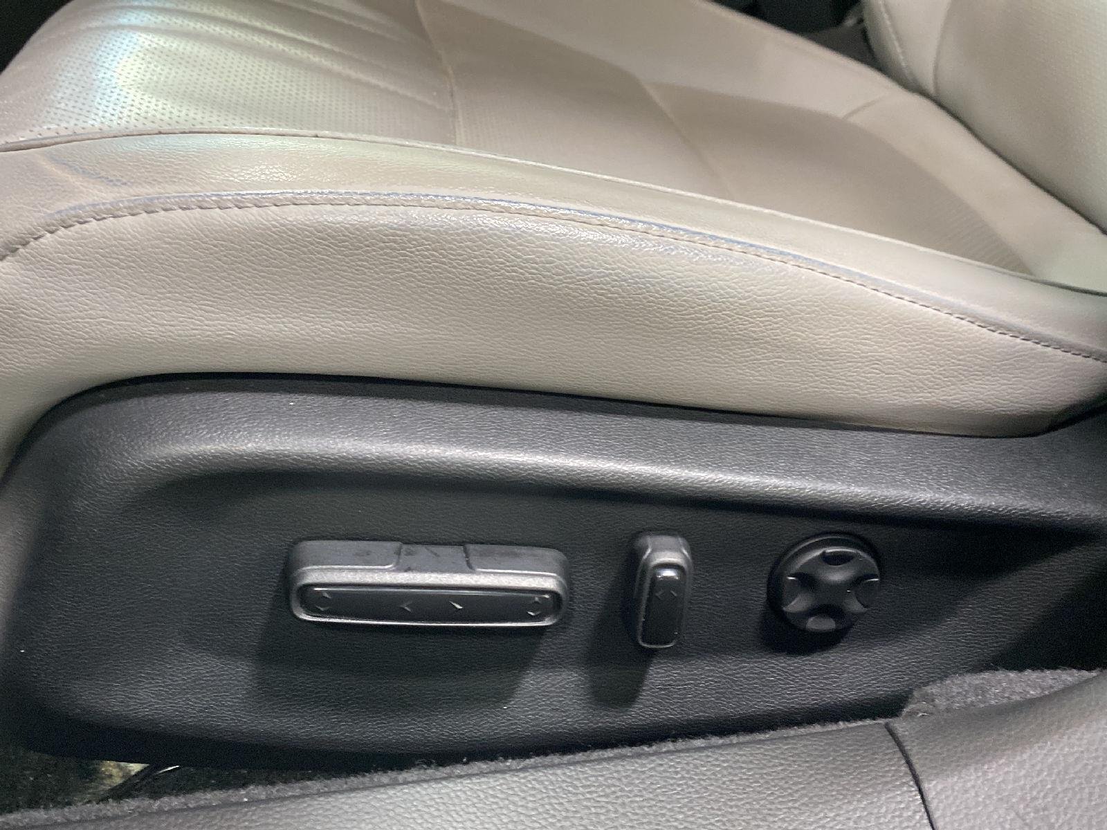 Used 2018 Modern Steel Metallic Honda Touring image 27