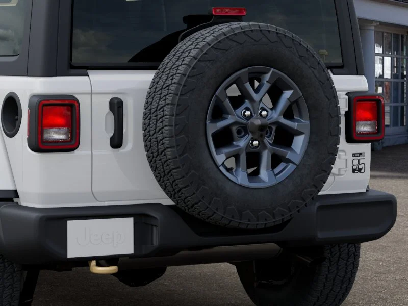 New 2026 Bright White Clear-Coat Exterior Paint Jeep 4-Door 85th Anniversary Edition image 39