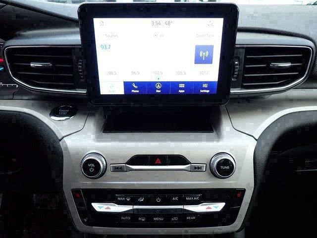 Used 2023 Red Ford XLT image 16