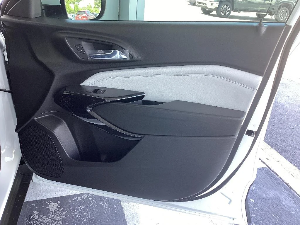 New 2026 Summit White Chevrolet LT image 22
