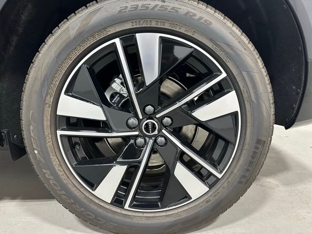 2026 Volvo XC60 Plus - Photo 21