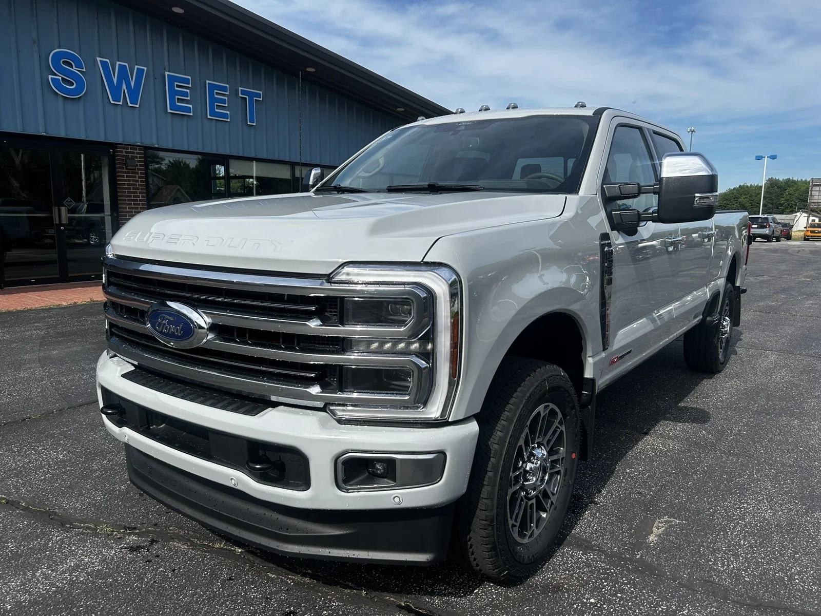 New 2026 Avalanche Ford Platinum image 2