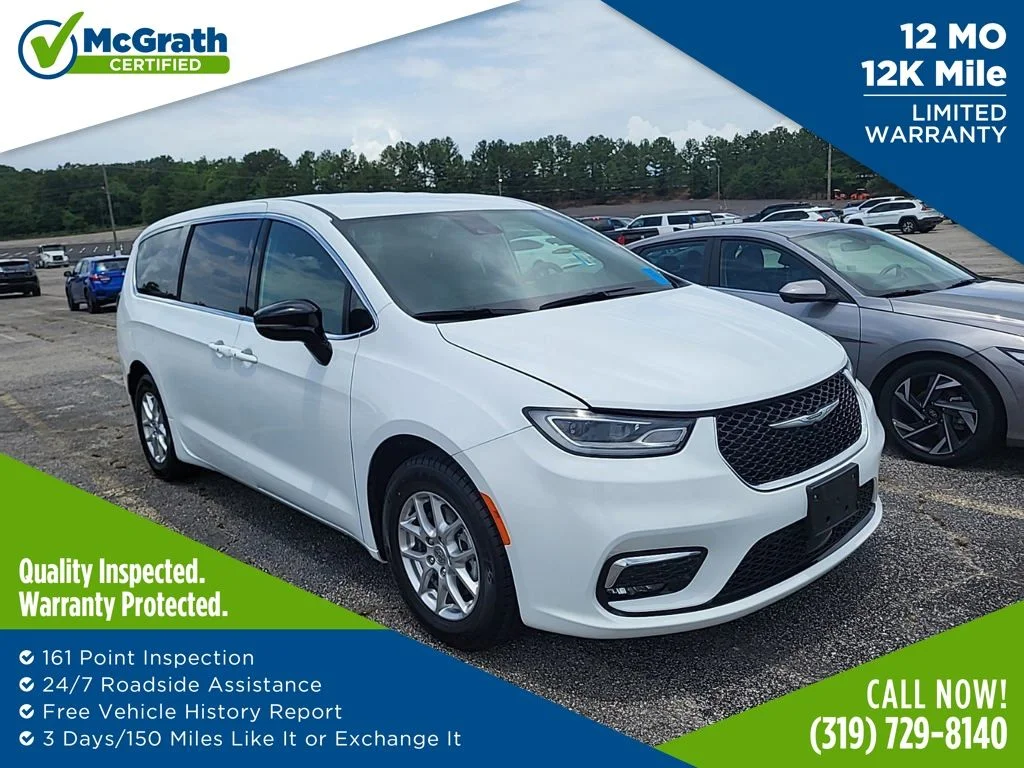 2025 Chrysler Pacifica Select's photo