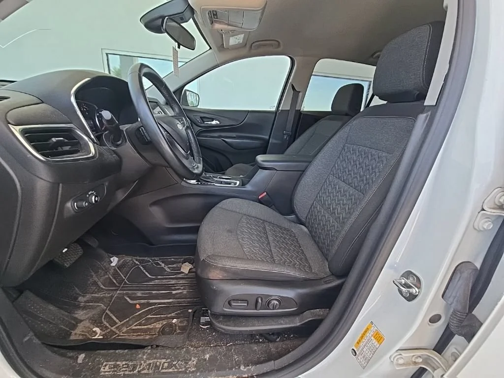 Used 2023 Summit White Chevrolet LT image 5