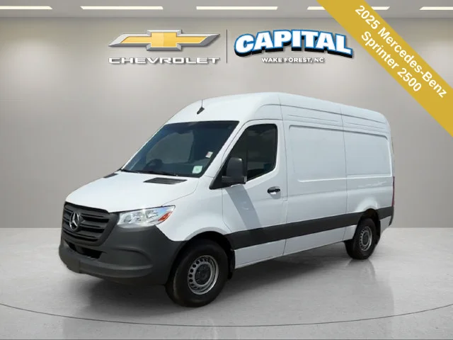 Used 2025  Mercedes-Benz Cargo 144 WB image 1