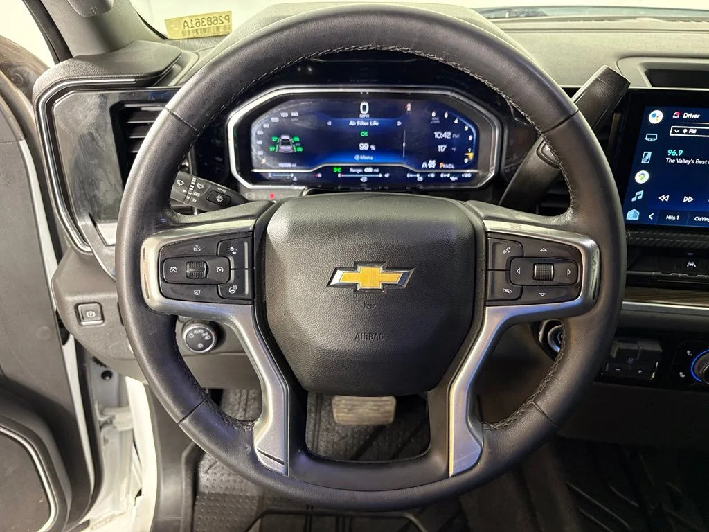 Used 2022 White Chevrolet LT image 21