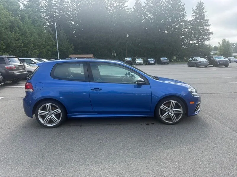 Used 2012  Volkswagen R image 5