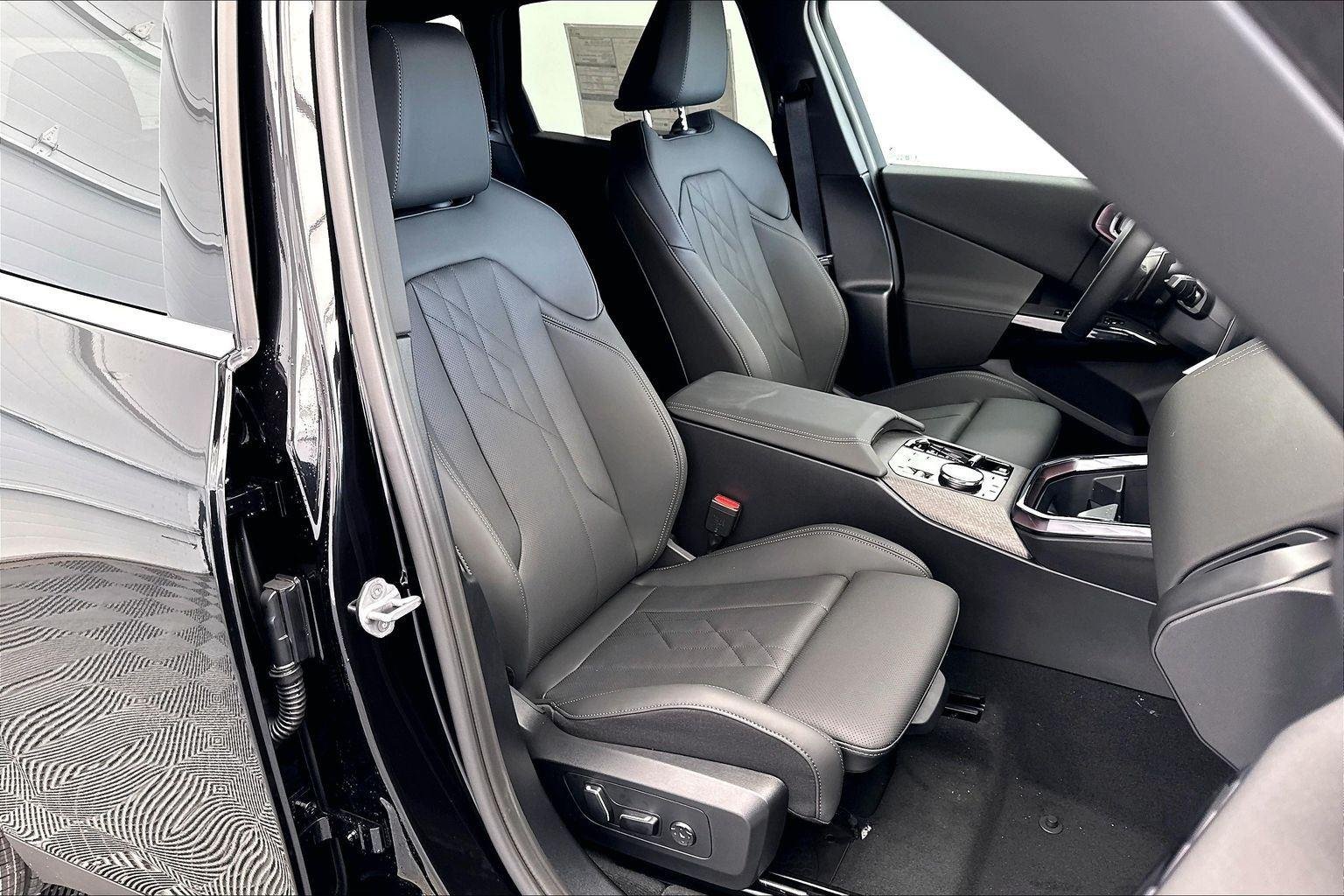 New 2026 Black Sapphire Metallic BMW 30 xDrive image 36