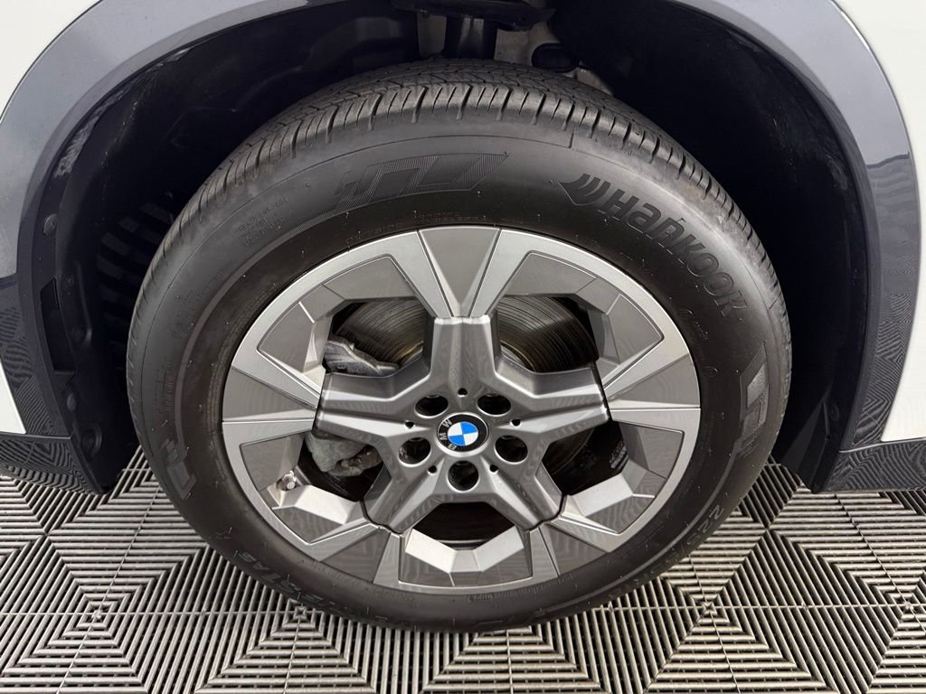 Used 2025 Alpine White BMW xDrive28i image 11