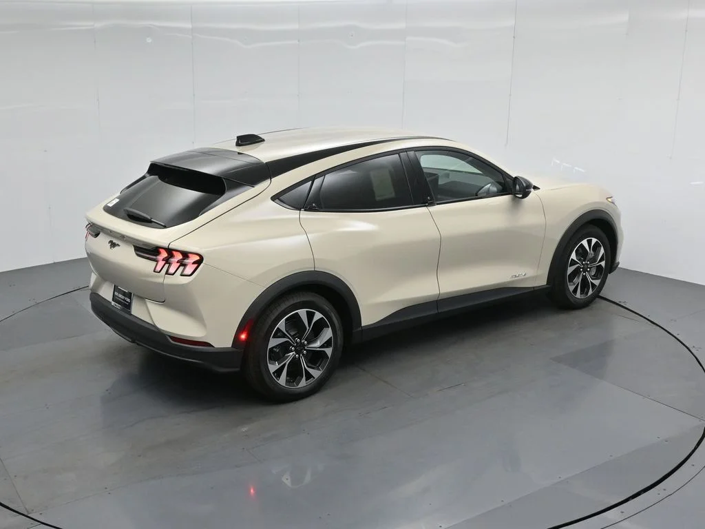 New 2026 Desert Sand Ford Select image 37