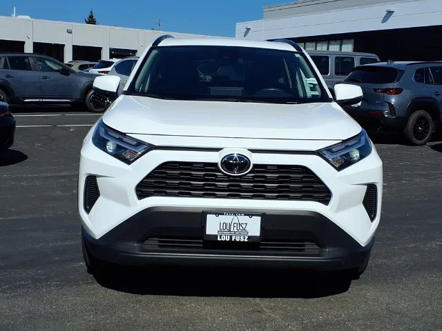 Used 2025 White Toyota XLE image 22