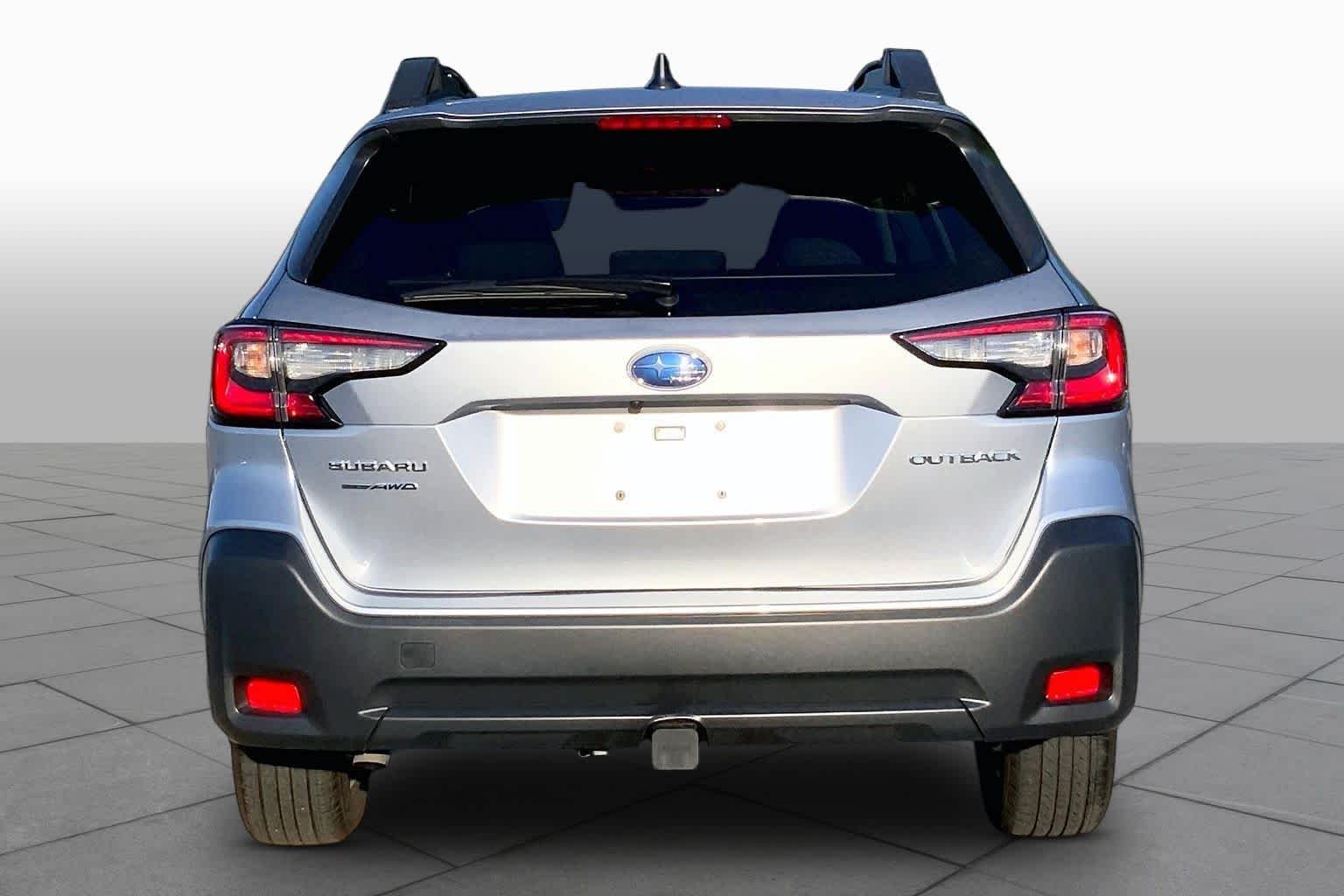 Used 2025 Ice Silver Metallic Subaru Premium image 5