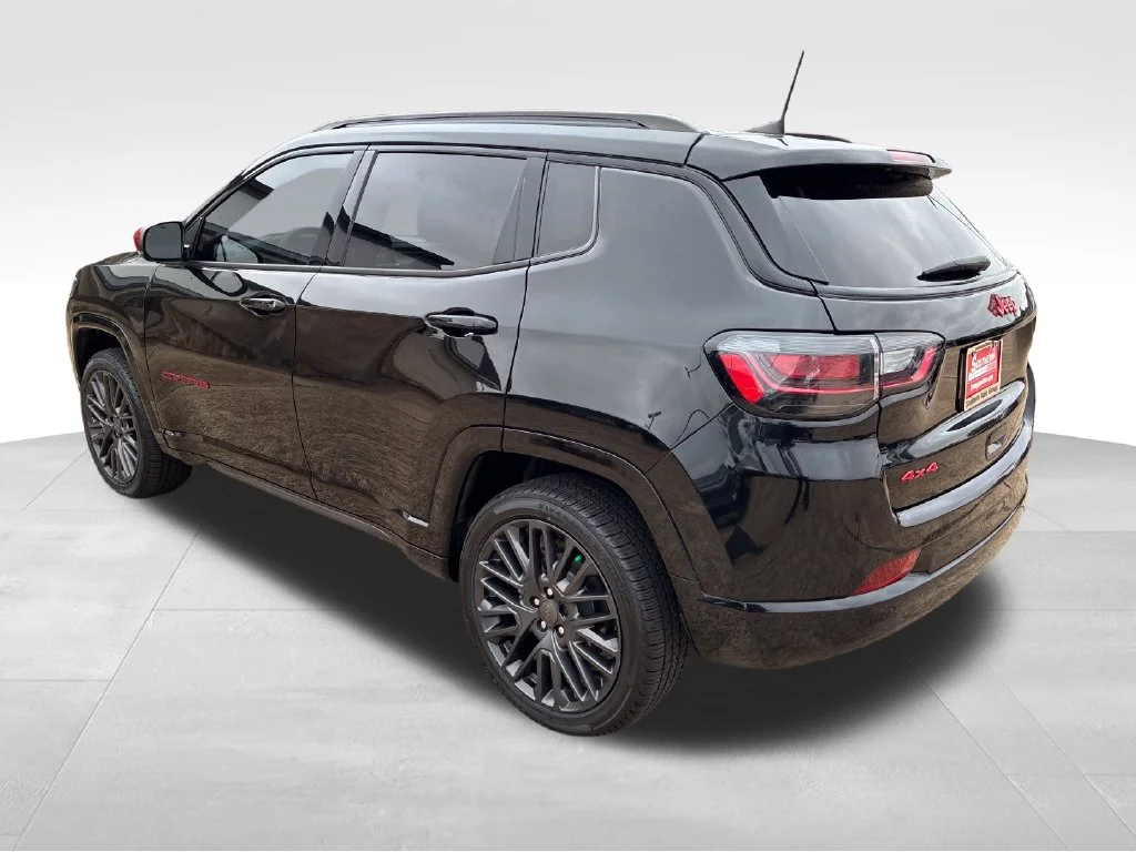 Used 2023 Black Jeep Limited image 3