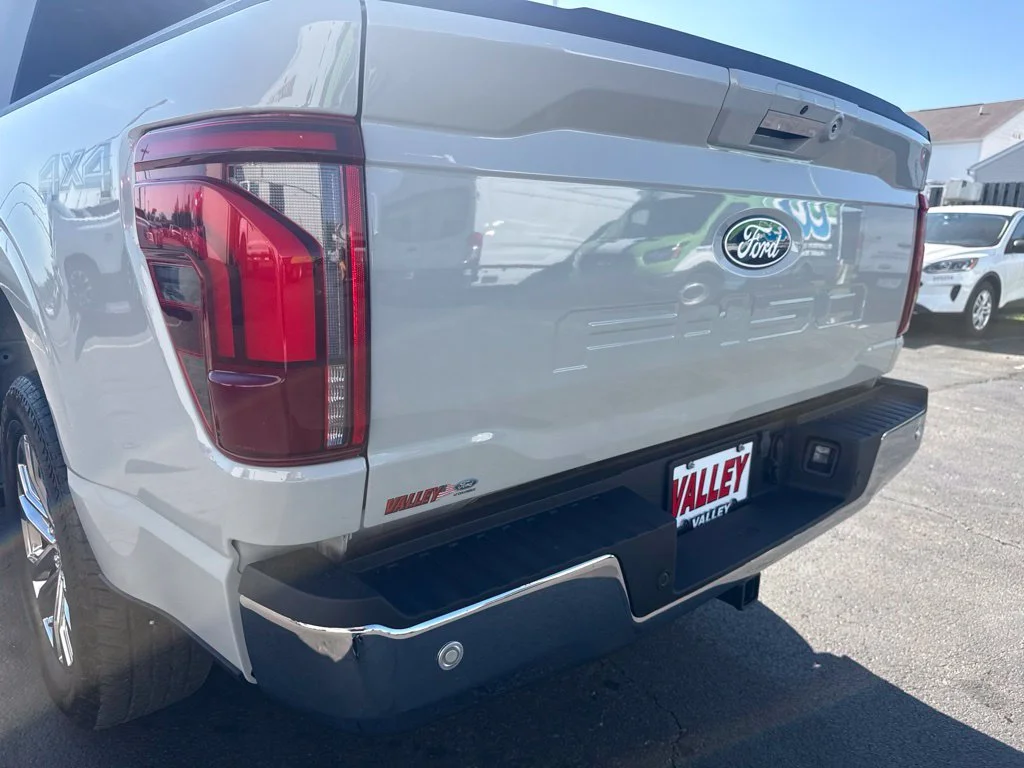 Certified Used 2024  Ford Lariat image 21