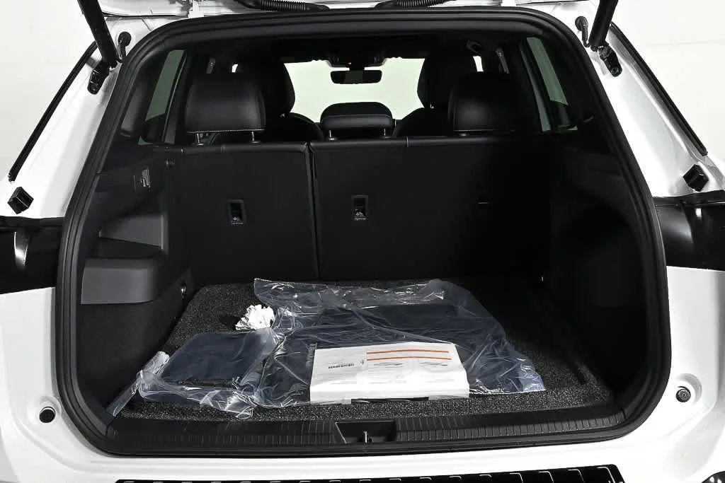 New 2026 Opal White w/Deep Black Roof Volkswagen SE R-Line Black image 29