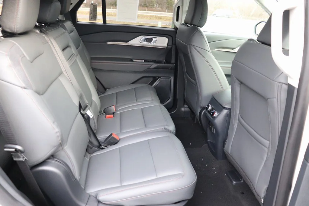 New 2026 Star White Metallic Tri-Coat Ford Active image 17