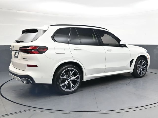 Used 2025 White BMW xDrive40i image 4