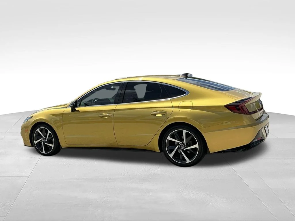 Used 2021 Yellow Hyundai SEL Plus image 4