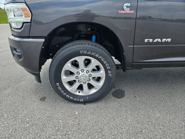 Used 2024  Ram Laramie image 27