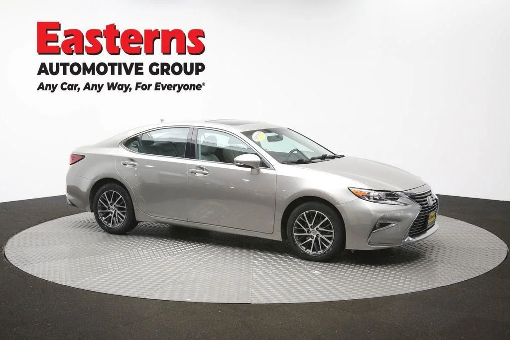 Used 2016 Silver Lexus 350 image 51