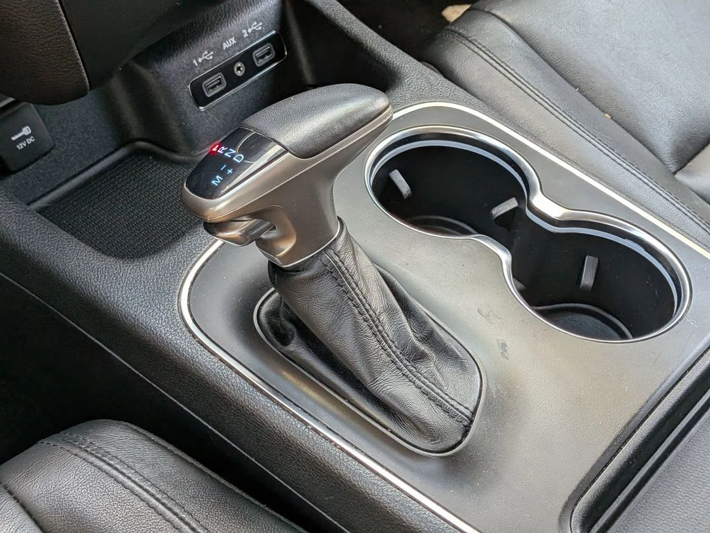 Used 2019 Black Dodge SXT Plus image 16