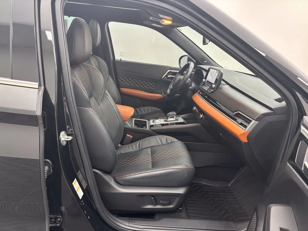 Used 2022 Black Mitsubishi SEL image 35