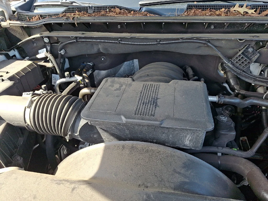 Used 2024 White Chevrolet Custom image 30