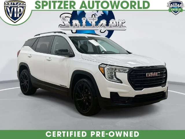 Used 2024 White GMC SLE image 1