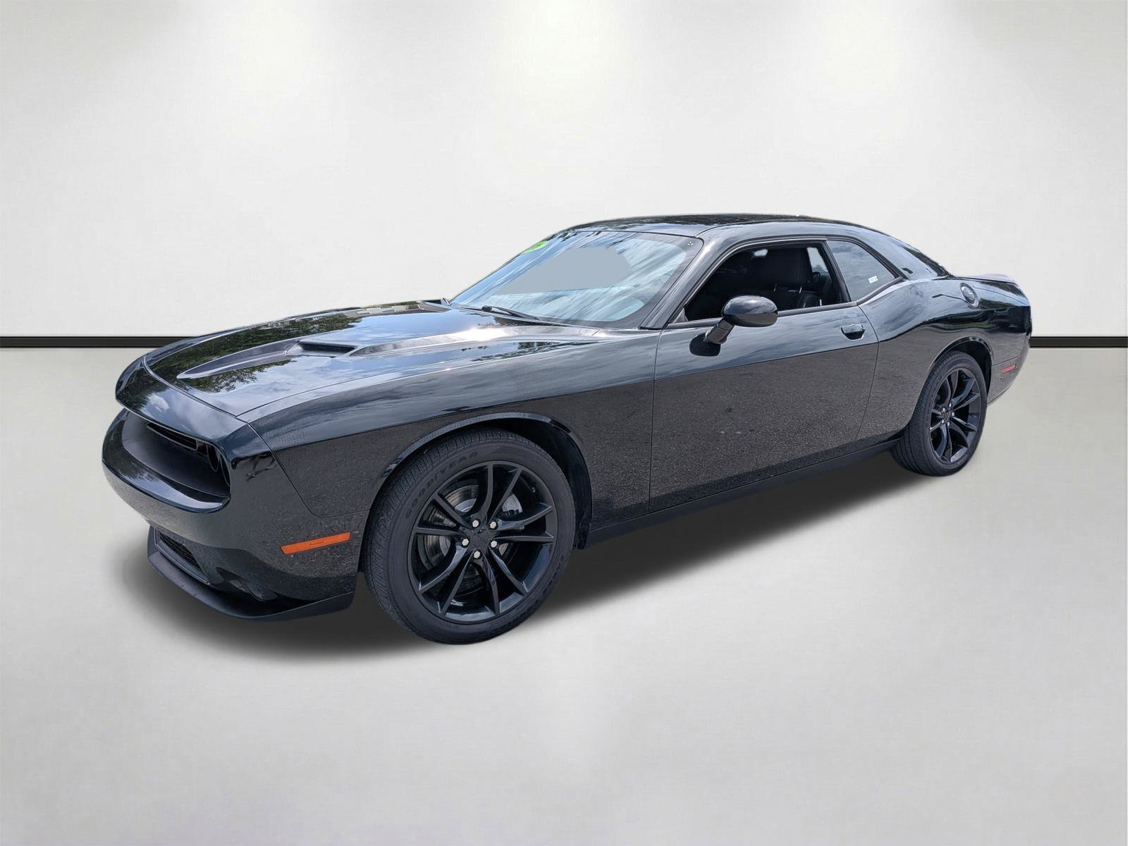Used 2016 Pitch Black Clearcoat Dodge SXT image 8