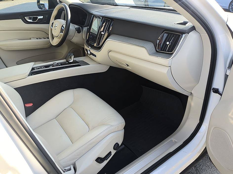 Used 2023 Denim Blue Metallic Volvo Plus Dark Theme image 36