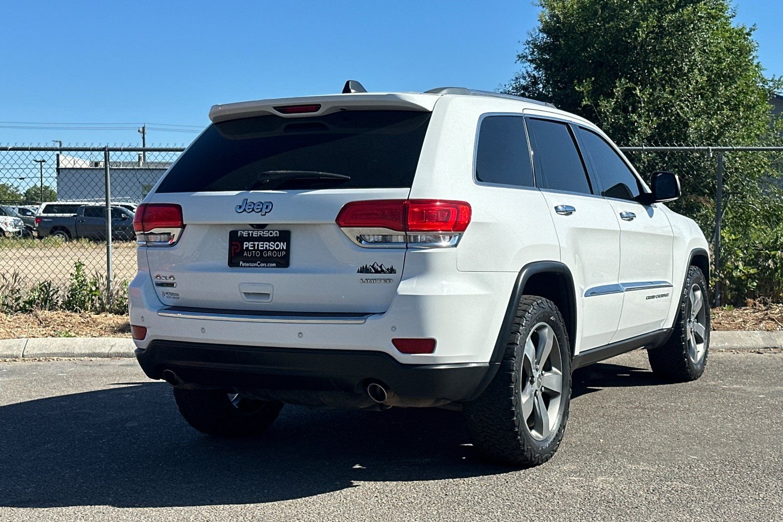 Used 2015 White Jeep Limited image 4