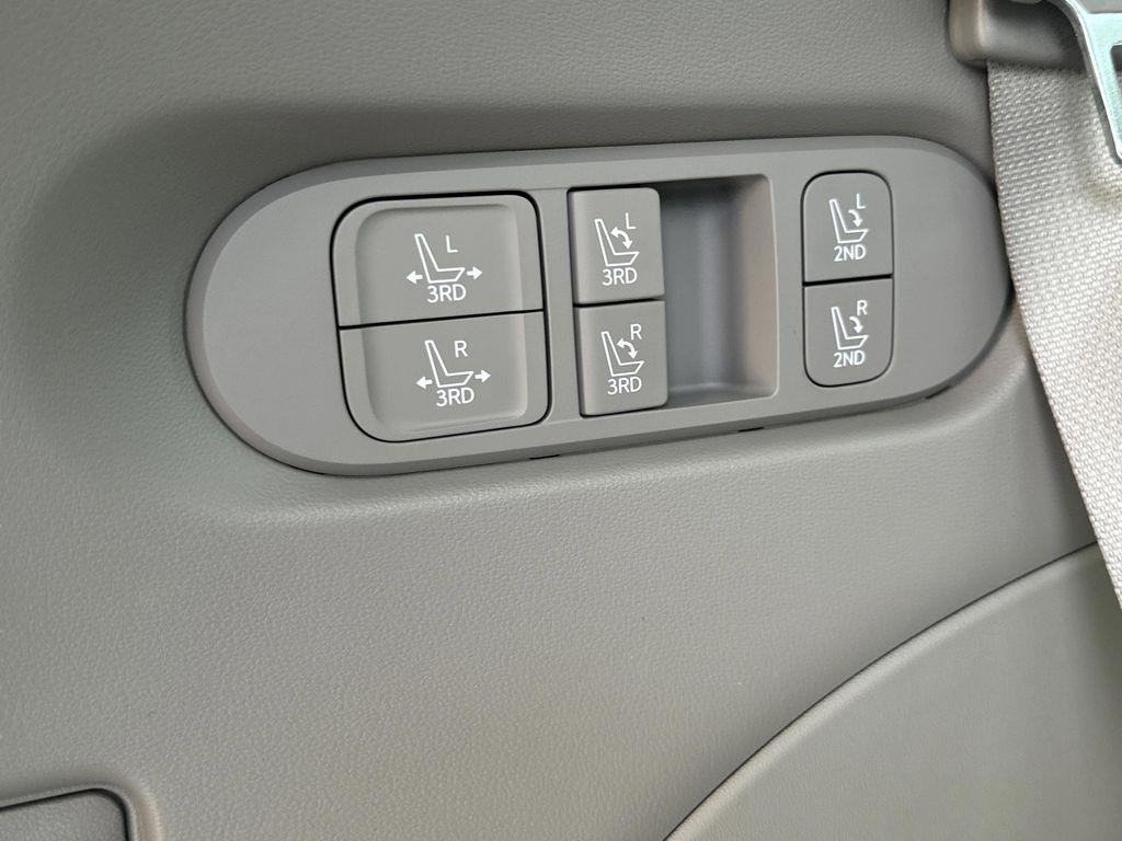 New 2026 Ecotronic Gray Pearl Hyundai Limited FWD image 23