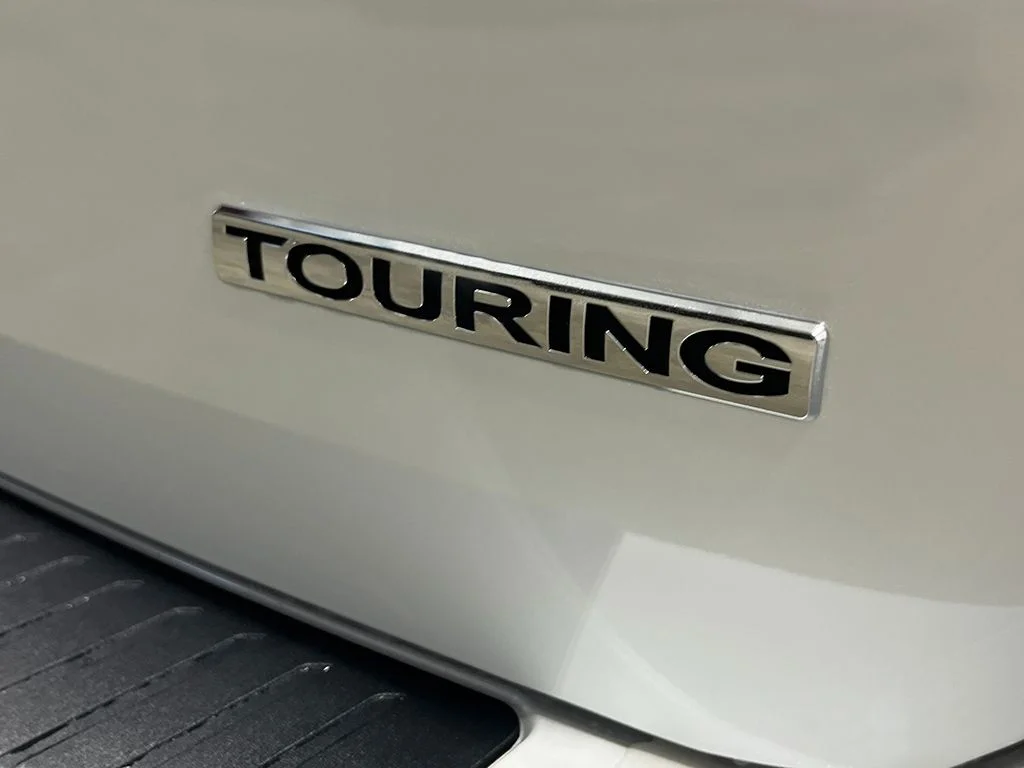 New 2026 Platinum White Pearl Honda Touring image 7